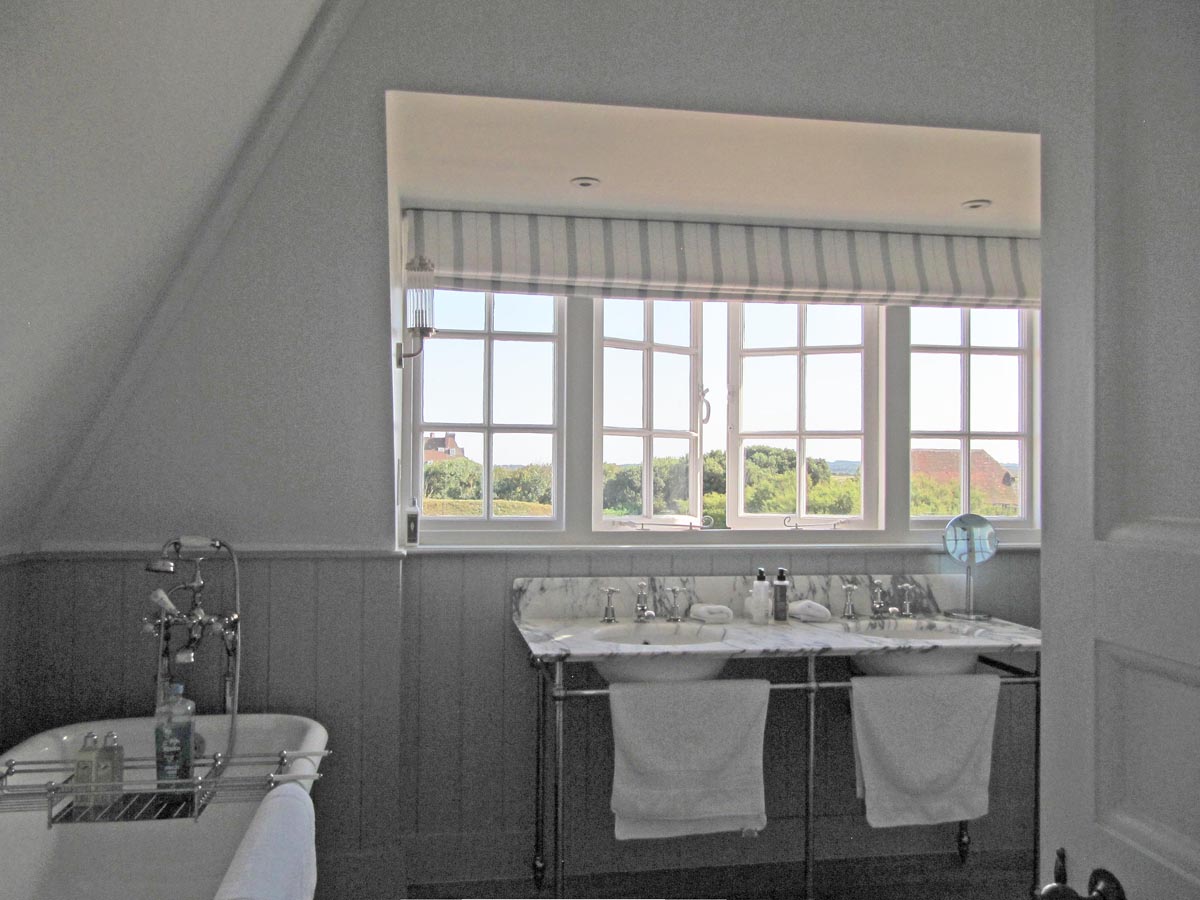 Bathroom in Arts and Craft House